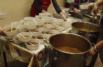 Τα προγράμματα που χρηματοδοτεί η ΕΕ περιλαμβάνουν από ένα πιάτο φαΐ στους πιο εξαθλιωμένους, μέχρι την προσφορά τζάμπα εργατικής δύναμης στους επιχειρηματικούς ομίλους